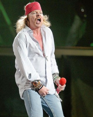 Axl Rose şi ministrul american al finanţelor, schimb de replici privind gestionarea epidemiei de coronavirus